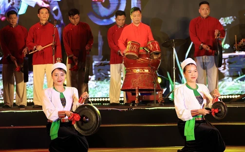 Chương trình biểu diễn giới thiệu văn hoá nghệ thuật truyền thống dân tộc Mường