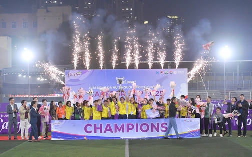 Quả bóng vàng Việt Nam giúp đội nhà vô địch giải bóng đá nữ 7 người Quốc gia 2025