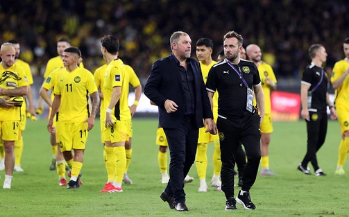 Bóng đá Malaysia nín thở chờ AFC phán quyết