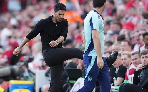 Mikel Arteta thừa nhận 'phát điên' khi xem Arsenal thi đấu hiệp một trước Liverpool