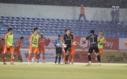 V-League 2024/25: 'Sóng ở đáy sông'