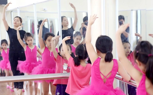Công điện của Thủ tướng Phạm Minh Chính: Khuyến khích nghệ sĩ, VĐV tham gia hoạt động Hè cho trẻ em