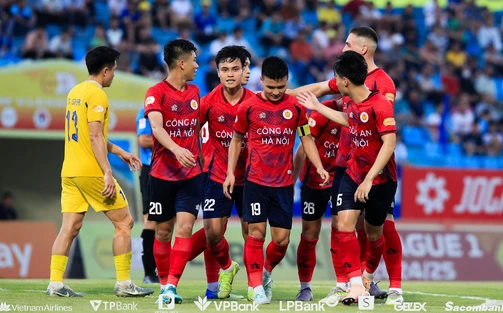 Ngôi sao số 1 ĐT Việt Nam xếp trên Bunmathan và Chanathip về một thông số quan trọng trước trận chung kết