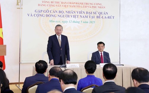 Tổng Bí thư Tô Lâm gặp gỡ cộng đồng người Việt Nam tại Belarus