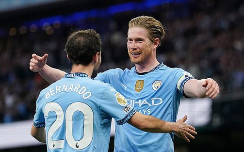 De Bruyne tỏa sáng, giúp Man City tiến gần tấm vé Champions League