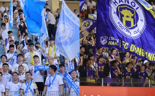 SVĐ Hàng Đẫy chật kín khản giả, trở thành 'chảo lửa' trong trận Hà Nội FC vs Nam Định