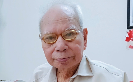Nhà văn Đoàn Minh Tuấn: Những gian truân của đất nước chỉ làm tăng thêm sức mạnh ngòi bút