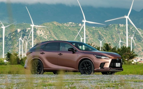 Tháng 4 khách hàng Việt mua Lexus tăng vọt