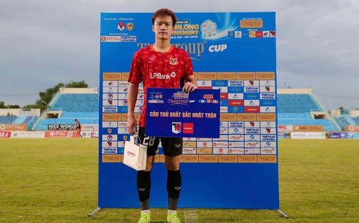 Xem Hoàng Đức chơi bóng...