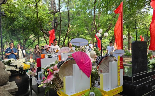 Về đất thiêng Côn Đảo bồi đắp thêm tình yêu quê hương, đất nước