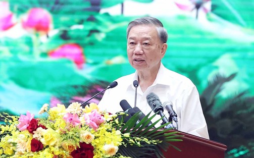 Tổng Bí thư Tô Lâm gặp mặt đại biểu có công với với cách mạng