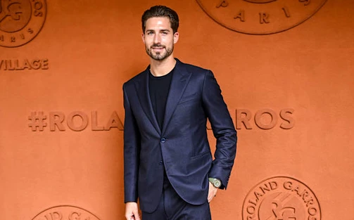 Thủ môn bỏ cơ hội dự Champions League vì muốn làm người mẫu cho Louis Vuitton