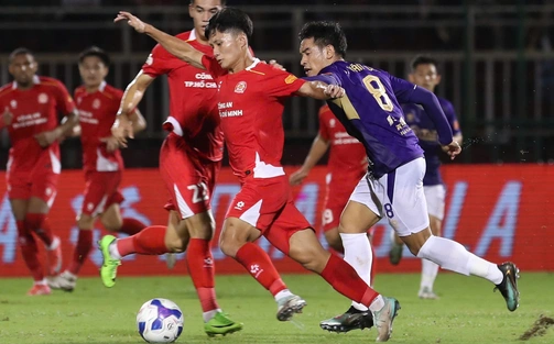 Tân binh gây ấn tượng, ứng viên vô địch chật vật tại V-League