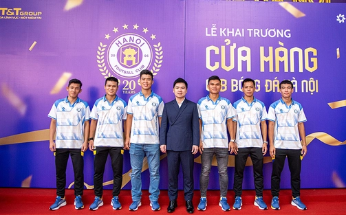 Bóng đá Việt Nam: Mùa Thu thay áo mới