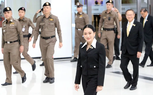 Thủ tướng Thái Lan bị đình chỉ Paetongtarn Shinawatra ra hầu tòa