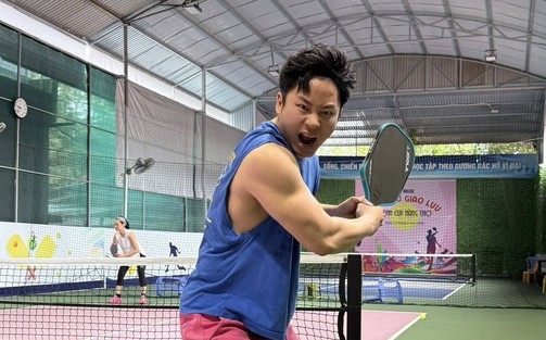 Tùng Dương 'thách' nhạc sĩ Nguyễn Văn Chung so tài trên sân pickleball