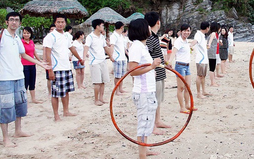 Teambuilding: Trò 'chuyền vòng' chơi như thế nào?