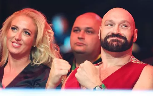 Tyson Fury cắt đứt liên lạc với vợ 3 tháng trước trận quyền anh hạng nặng lớn nhất thế giới, người trong cuộc lên tiếng