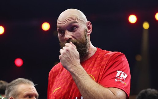 Tyson Fury giận dữ, bỏ luôn họp báo sau thất bại ở trận đấu quyền anh lớn nhất trong năm