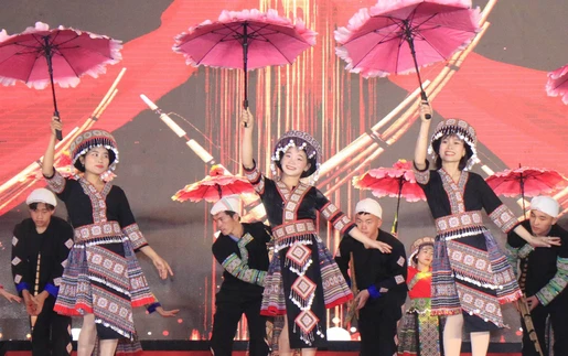 Festival Khèn Mông và Lễ hội hoa Tớ dày: Không gian trải nghiệm mới mẻ, hấp dẫn