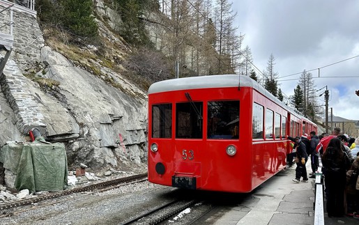 Tàu leo núi Chamonix ở Pháp: Điểm đến du khách không thể bỏ qua 