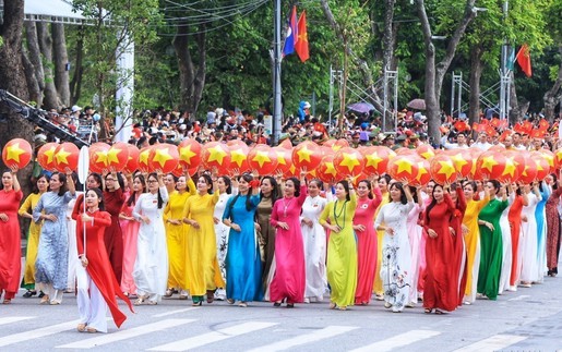 Phụ nữ Việt Nam: 95 năm ghi đậm dấu ấn kiên trung, nhân ái, đảm đang, bất khuất