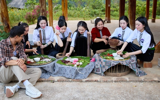 Top 30 người đẹp Hoa hậu Du lịch Dân tộc Việt Nam khám phá ẩm thực Tây Bắc