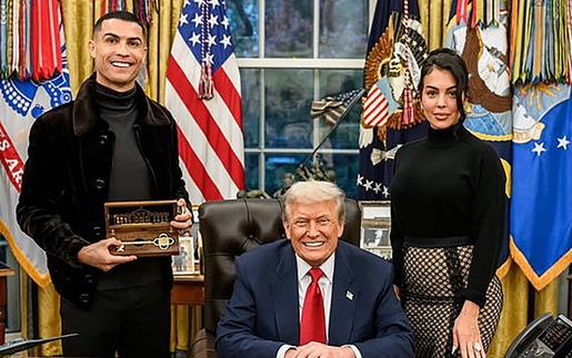 Tiết lộ món quà Ronaldo nhận từ Tổng thống Donald Trump