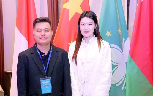 Lại Lý Huynh đánh cặp với mỹ nhân cờ tướng Trung Quốc, bất bại ở giải đấu 1,5 tỷ tiền thưởng