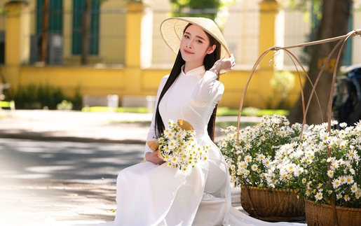 Hoa khôi Đinh Hoài An tung bộ ảnh quảng bá vẻ đẹp Thu Hà Nội 