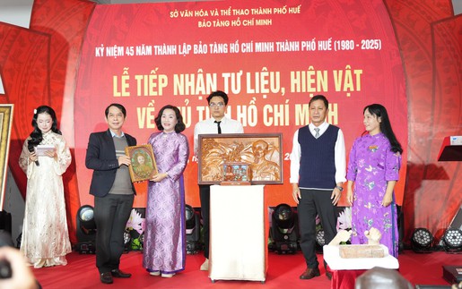 Trưng bày 370 tư liệu, hiện vật về hành trình của Bác Hồ tại Trung Quốc