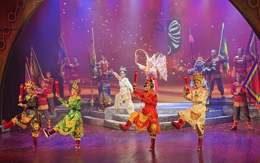 Góc nhìn 365: "Điểm tựa" để tuồng... bước tiếp