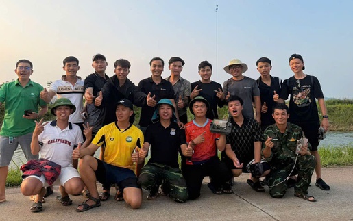 Chuyện về những "người bay" vào tâm lũ