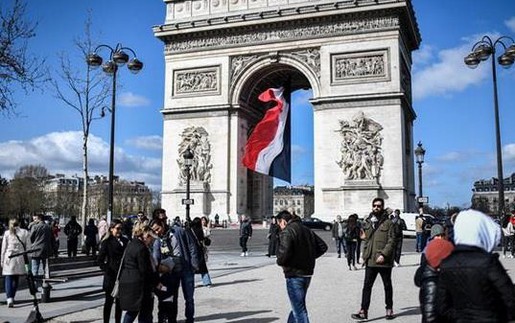 Ngày càng nhiều gia đình rời bỏ “kinh đô ánh sáng”