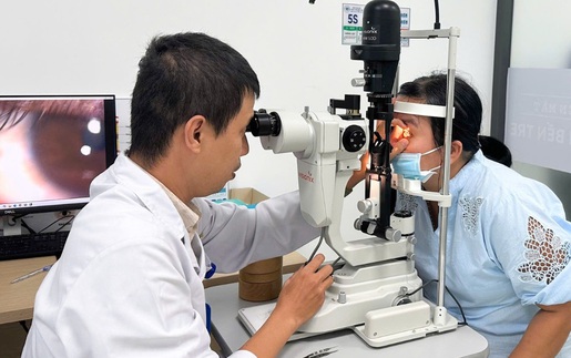 Ngứa mắt kéo dài, phát hiện rận mi ký sinh tại Bến Tre