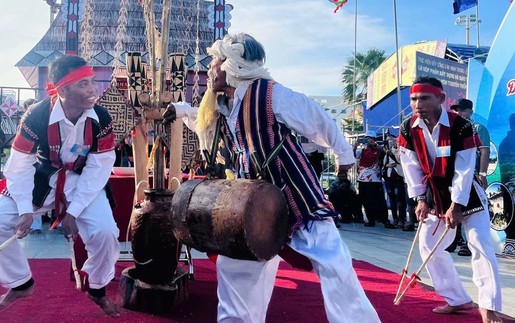 Buôn làng Đắk Lắk làm du lịch cộng đồng, đồng bào thiểu số thêm thu nhập