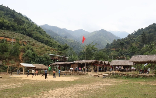 Bản Huổi Nhả 3 "không": không điện, không sóng, không mạng