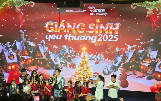 Quỹ Chạm yêu thương mang Giáng sinh nhân ái đến với bệnh nhi