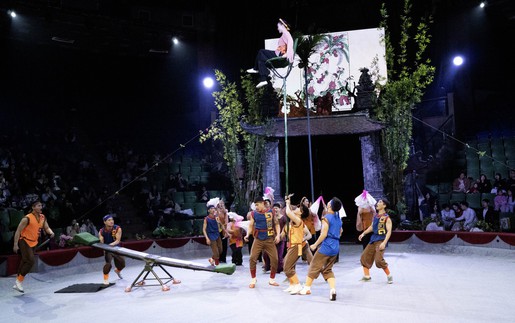 'Xiếc Họa Đông Hồ': Khi di sản 'thức giấc' trên sân khấu đương đại