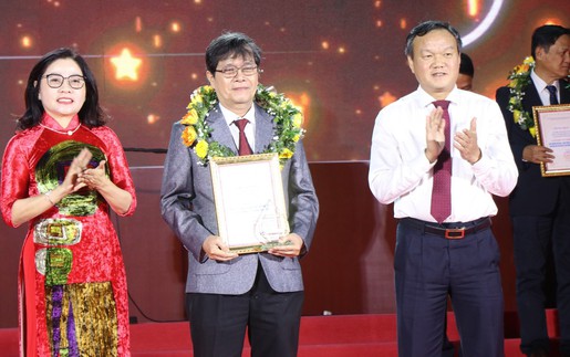 Trao Giải thưởng Văn học - Nghệ thuật Chư Yang Sin giai đoạn 2020-2025