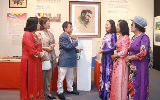 Triển lãm "Nghĩa tình thủy chung" thắt chặt tình hữu nghị Việt Nam - Cuba