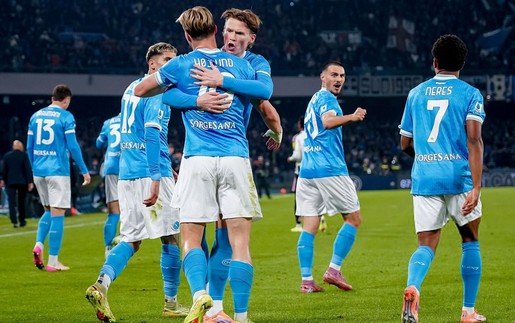 Cựu sao MU lập cú đúp, Napoli vượt qua Juventus trên sân nhà