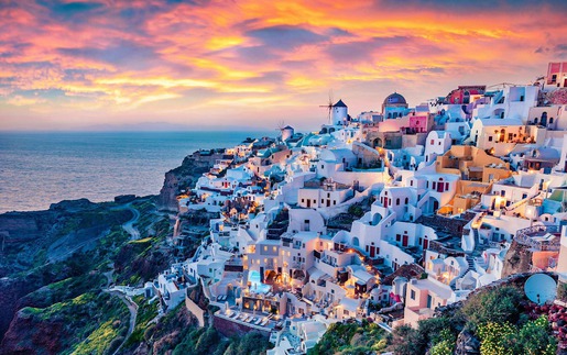 Động đất làm rung chuyển hòn đảo du lịch nổi tiếng Santorini của Hy Lạp