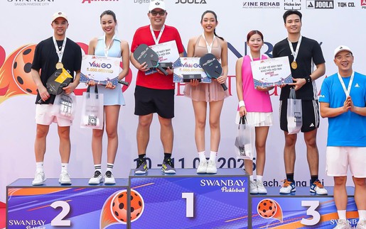 Người đẹp cầu lông chuyển sang pickleball gây sốt khi giành chức vô địch
