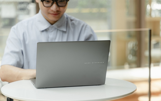ASUS ra mắt Vivobook với thời lượng pin lâu tới 20 giờ