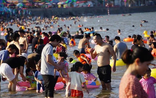 Tăng mạnh lượng đặt phòng lưu trú tại các địa điểm du lịch biển đảo