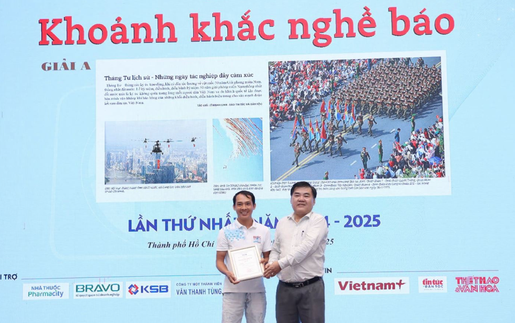 Trao giải cuộc thi ảnh “Khoảnh khắc nghề báo” và tọa đàm “Vai trò ảnh báo chí trong báo chí sáng tạo” 