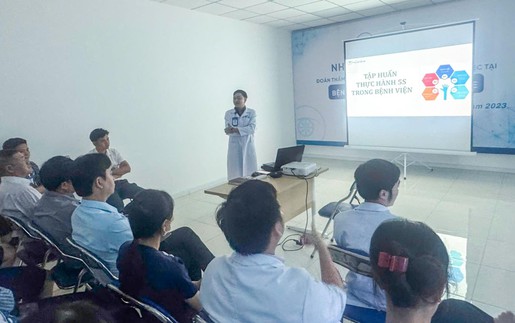 Người dân Bến Tre dễ dàng chăm sóc mắt chất lượng cao ngay tại địa phương