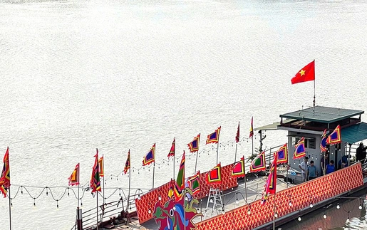 Lễ Cầu ngư thả hoa đăng - kết nối truyền thống và hiện đại