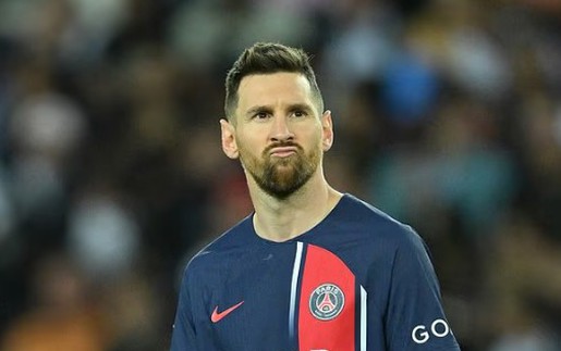 Messi đã luôn bất mãn khi chứng kiến PSG ưu ái Mbappe